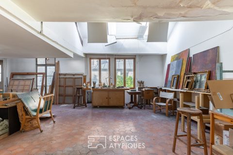 Ancien atelier d’artiste en derniers étages à réinventer