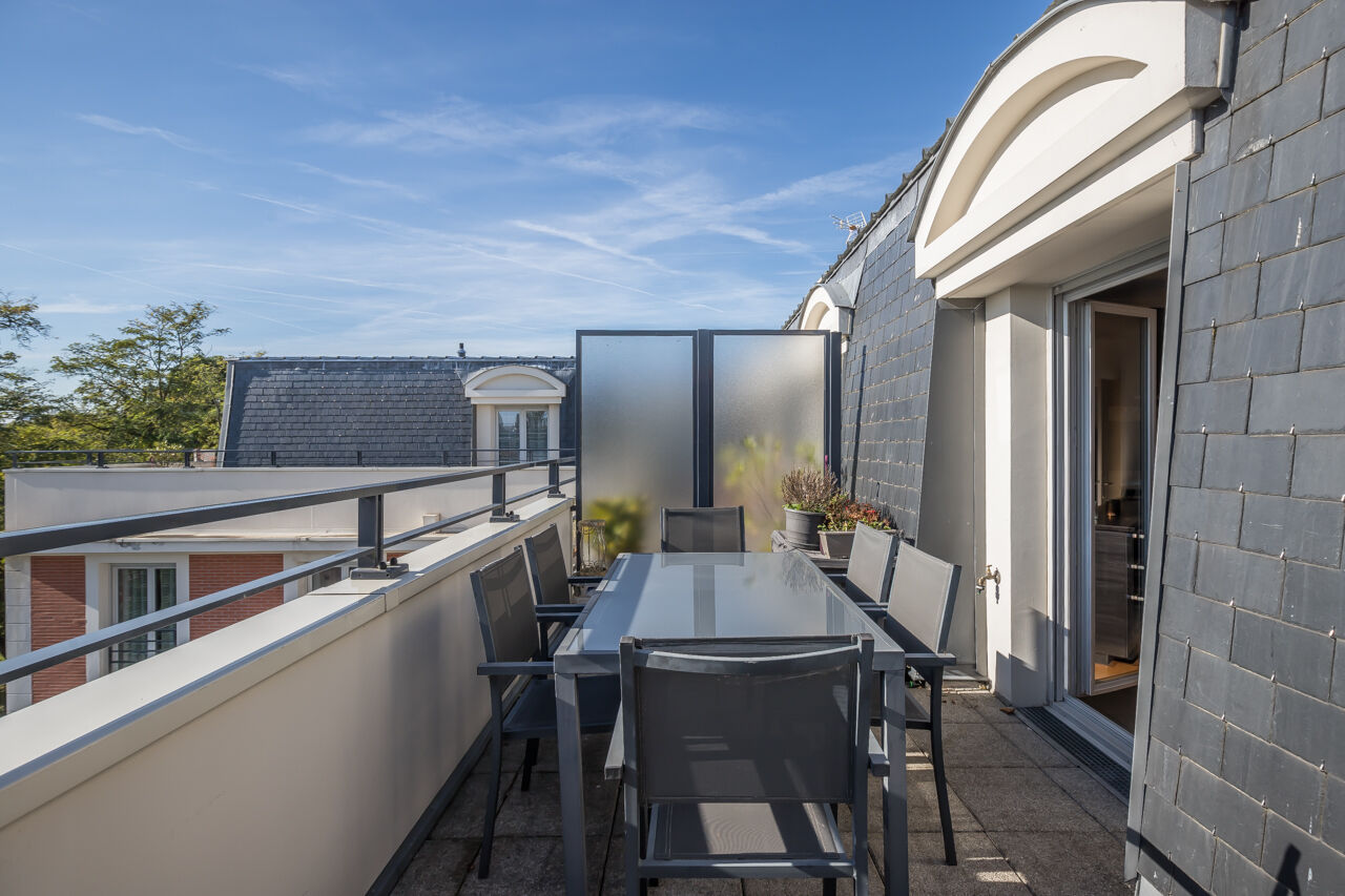 Apartment with terrace and open view