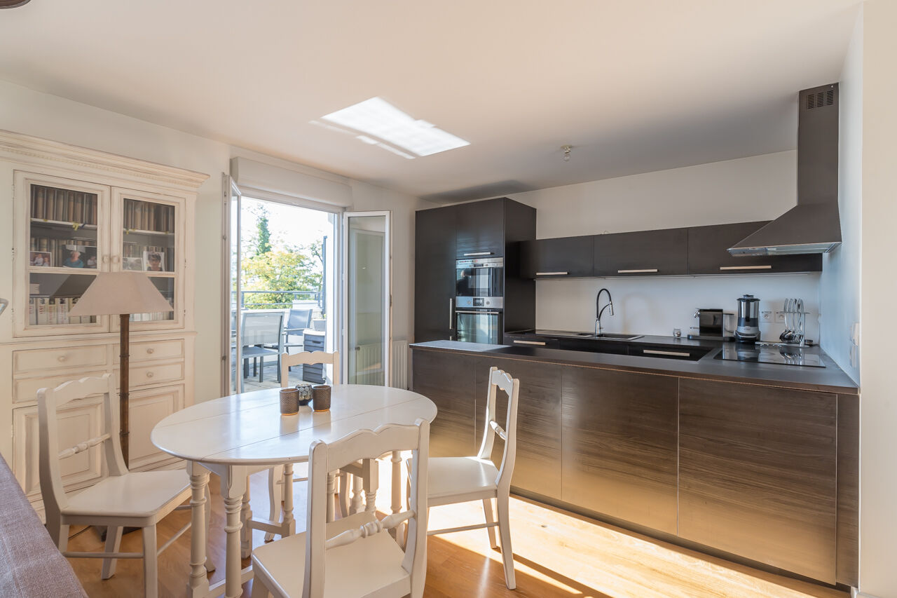 Apartment with terrace and open view