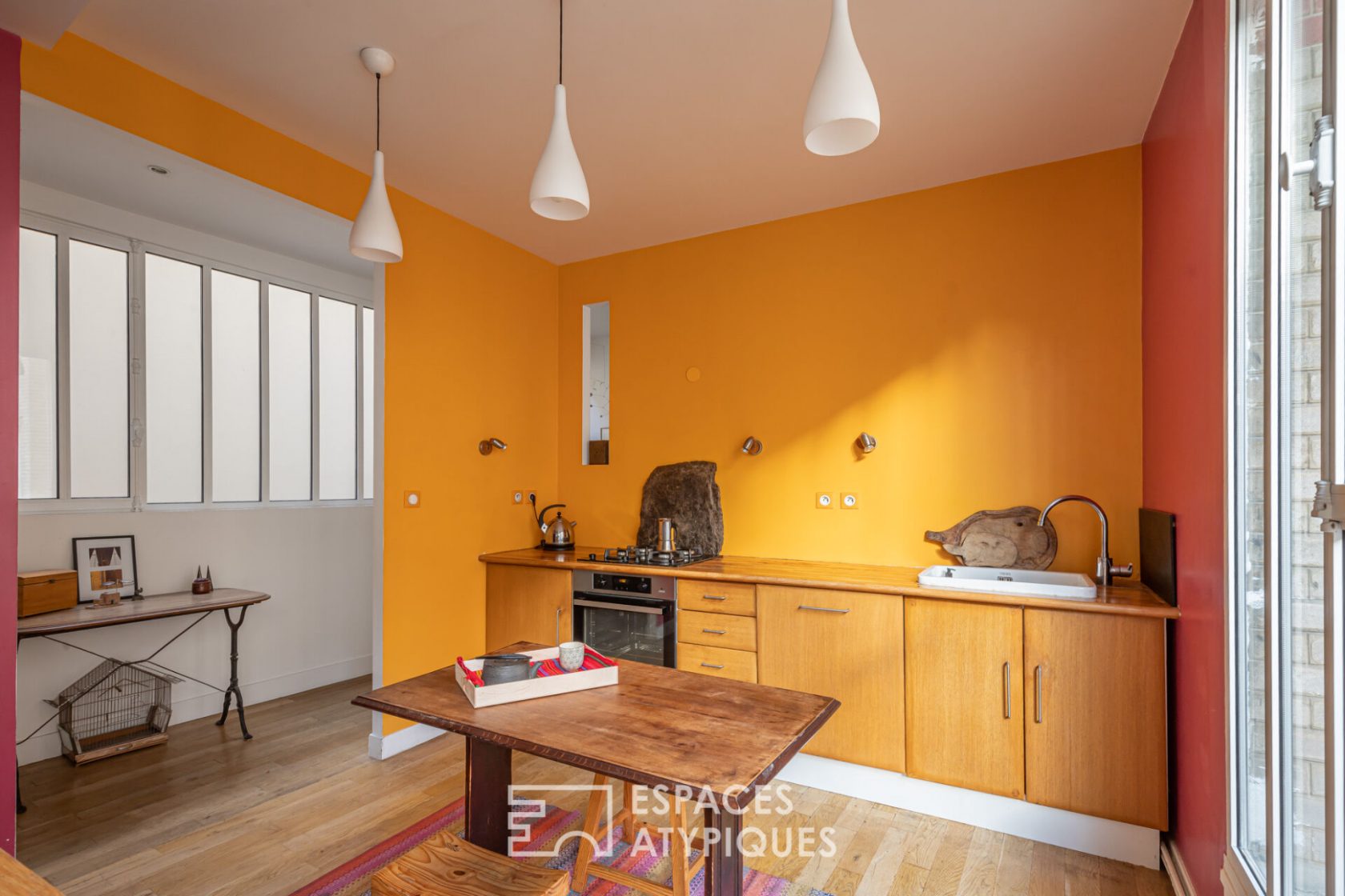 Former clothing workshop redesigned by architect