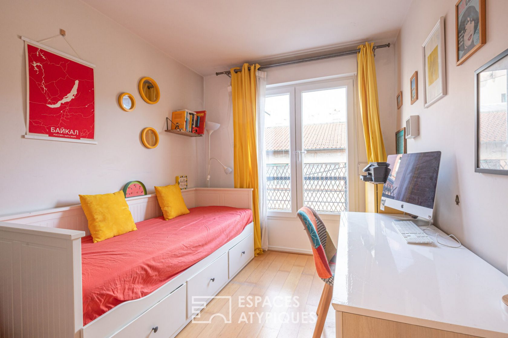 Apartment with terrace