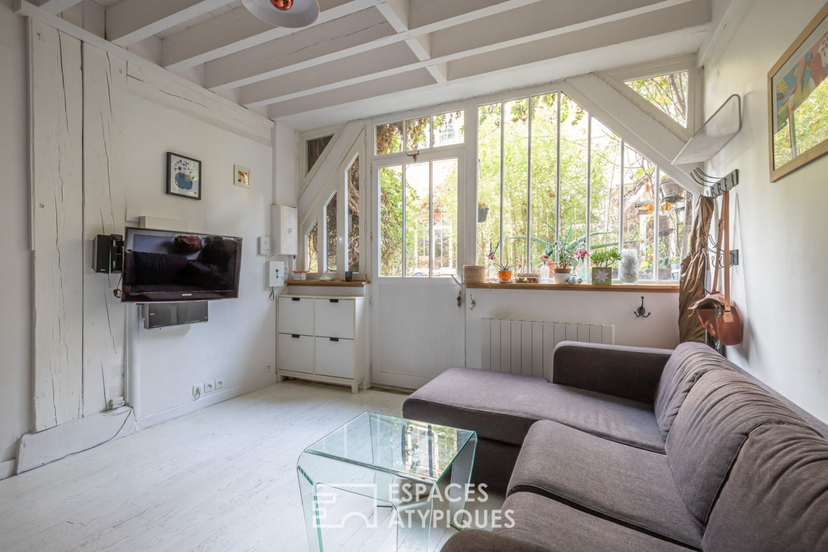 Quadruplex with tree-lined courtyard