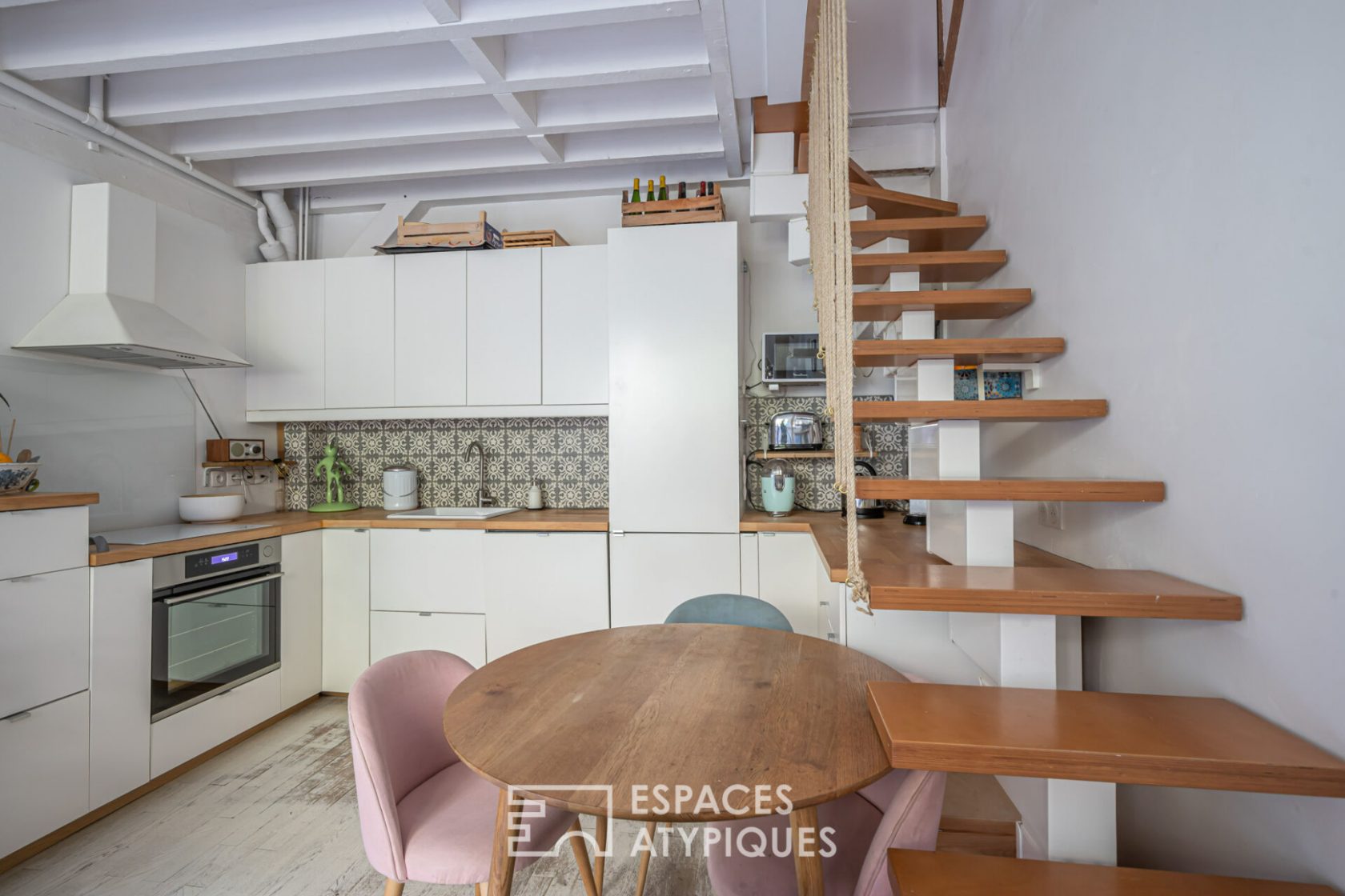 Quadruplex with tree-lined courtyard