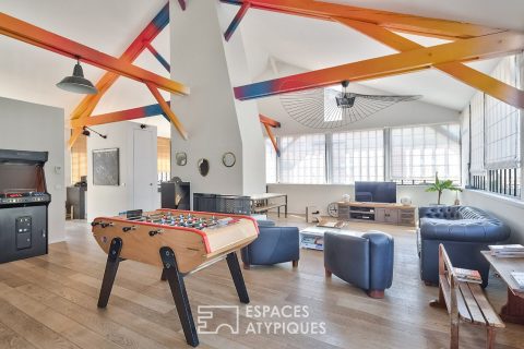 Contemporary loft in an old carpentry