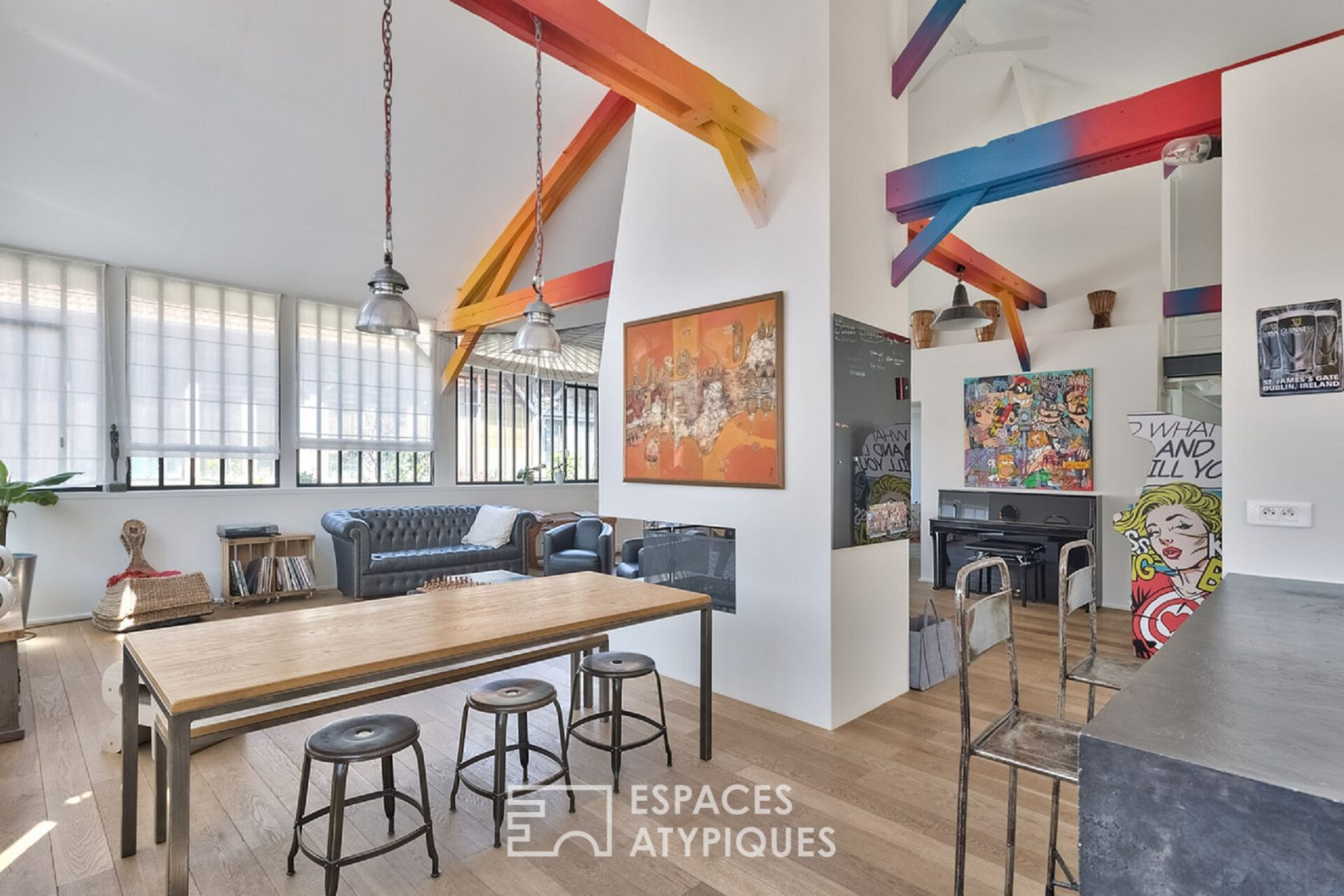 Contemporary loft in an old carpentry