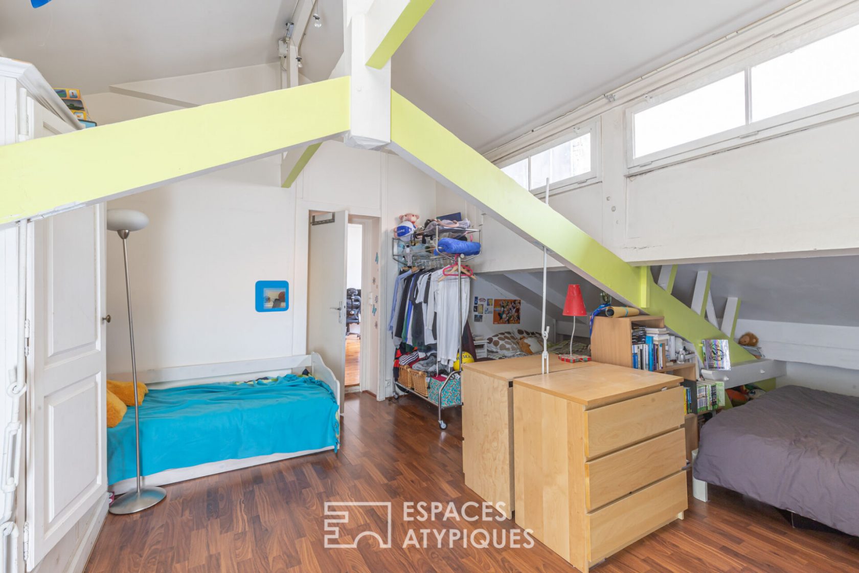 Duplex familial dans une ancienne fabrique de landaus