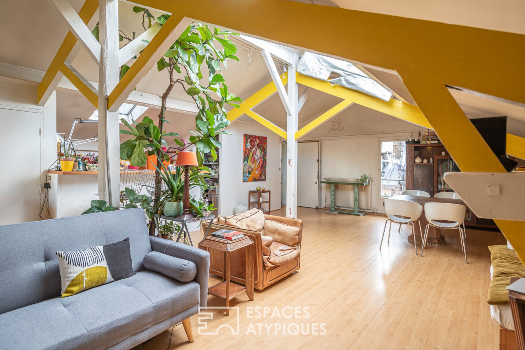 Duplex familial dans une ancienne fabrique de landaus
