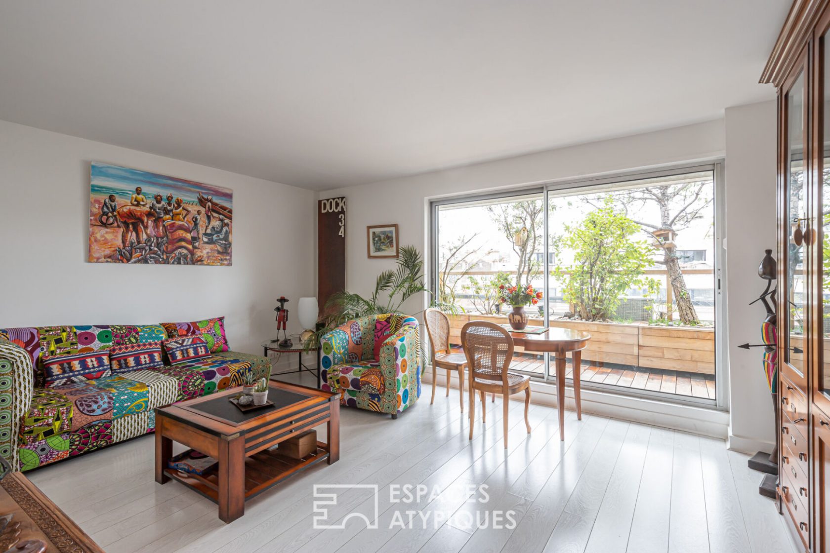 Top floor with tree-lined terraces
