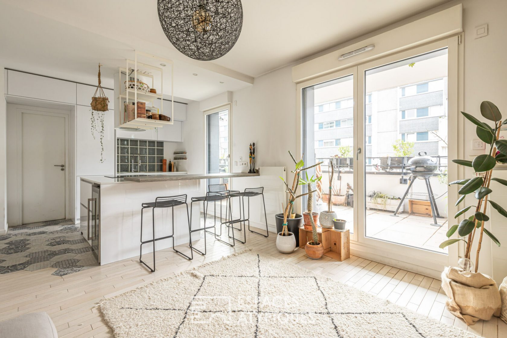 Apartment with terrace