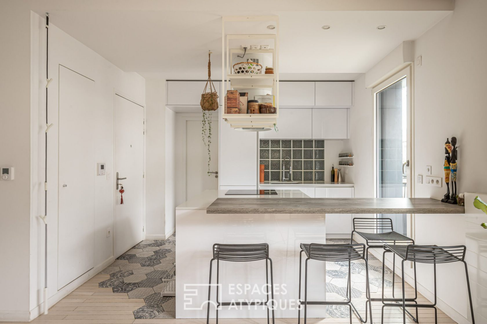Apartment with terrace