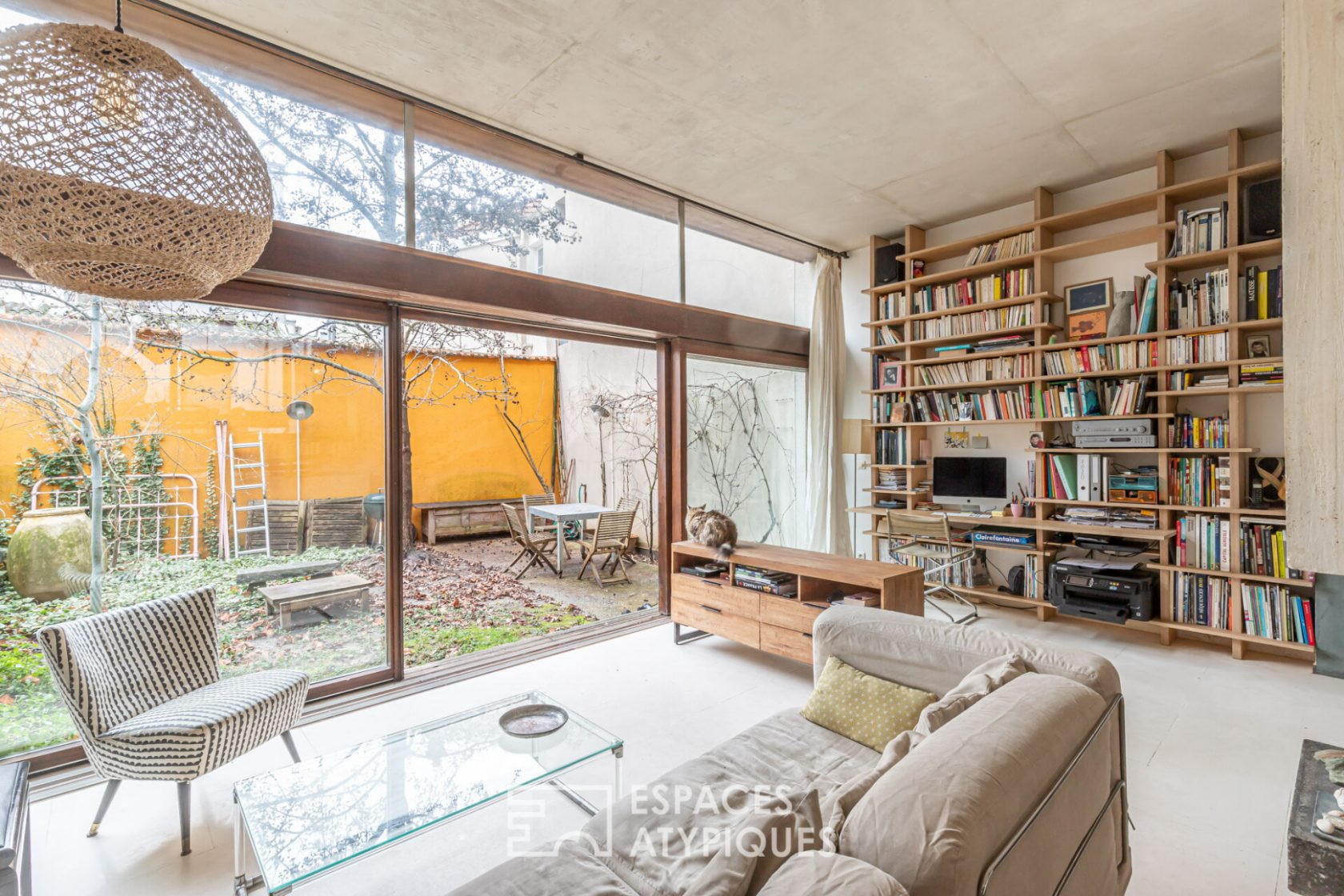 Seventies house with garden and terraces