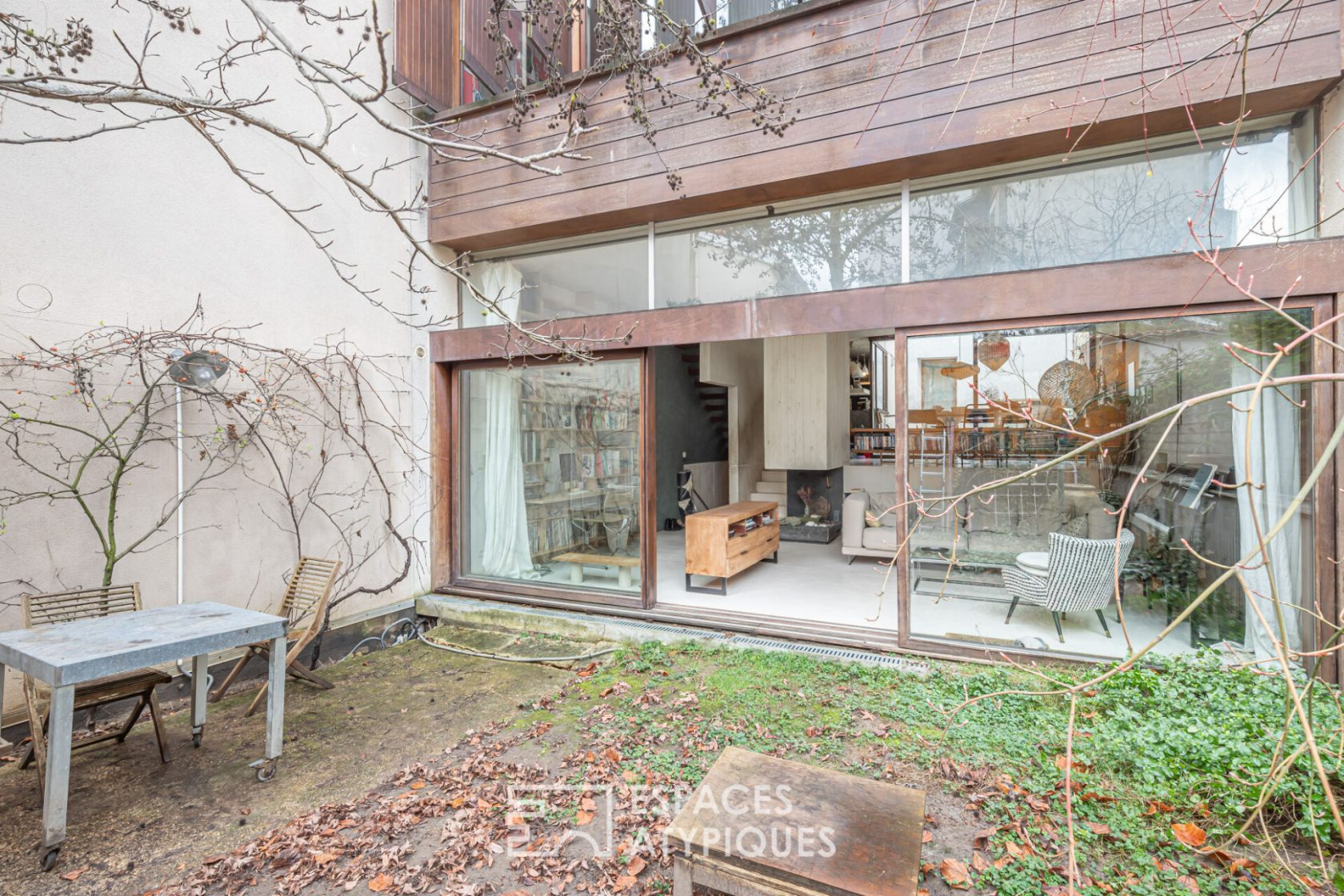 Seventies house with garden and terraces