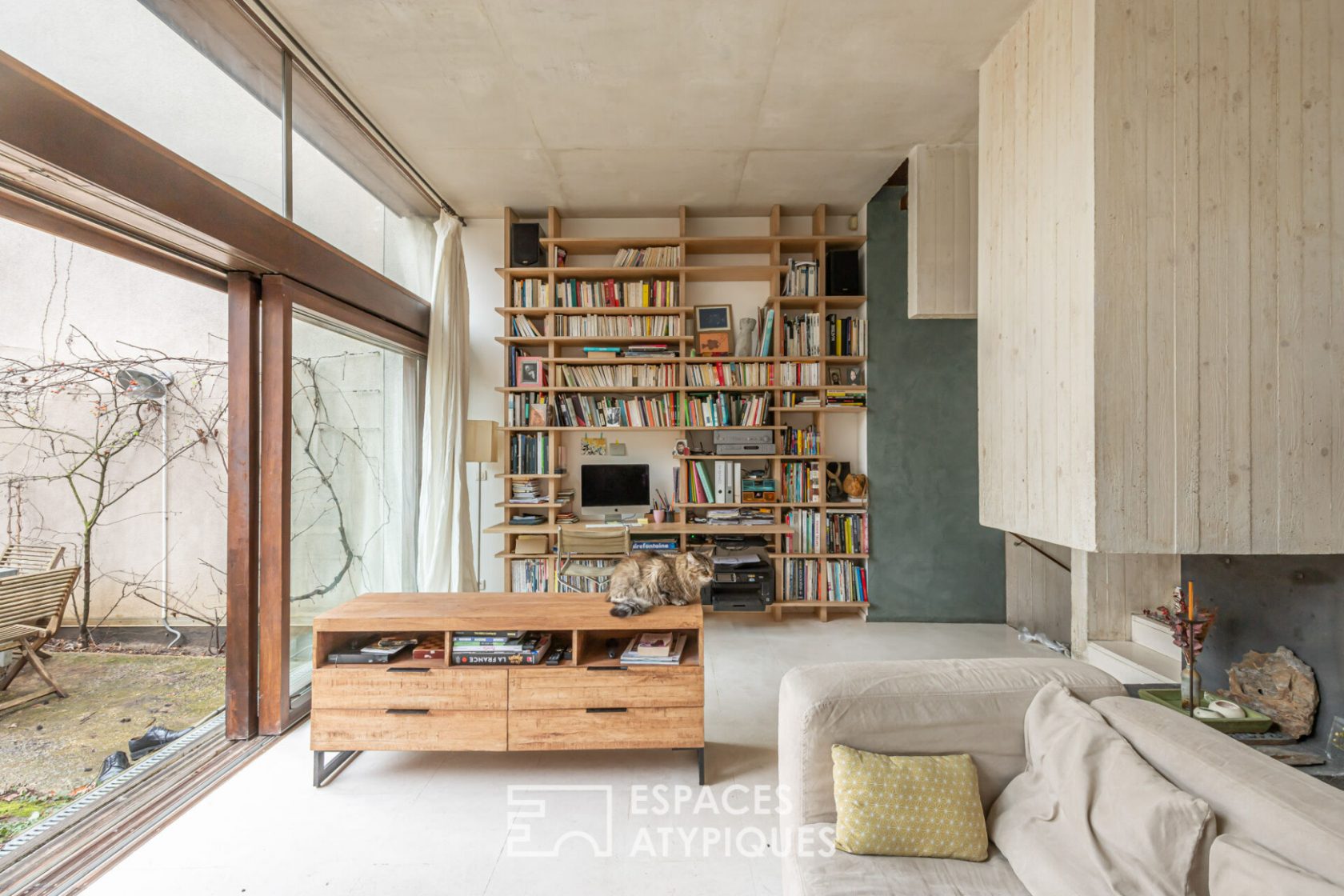 Seventies house with garden and terraces