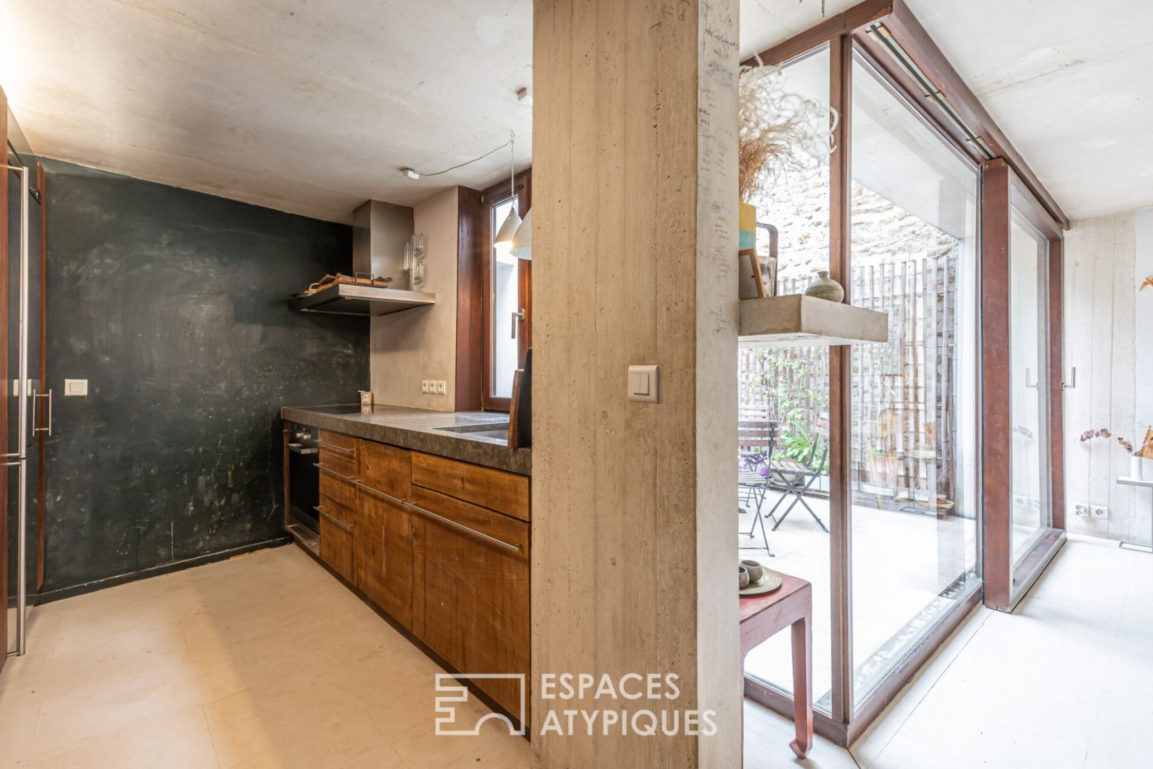 Seventies house with garden and terraces