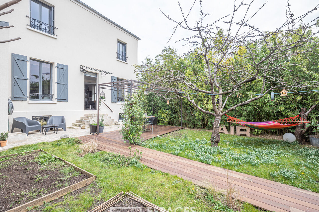 House with garden and workshop