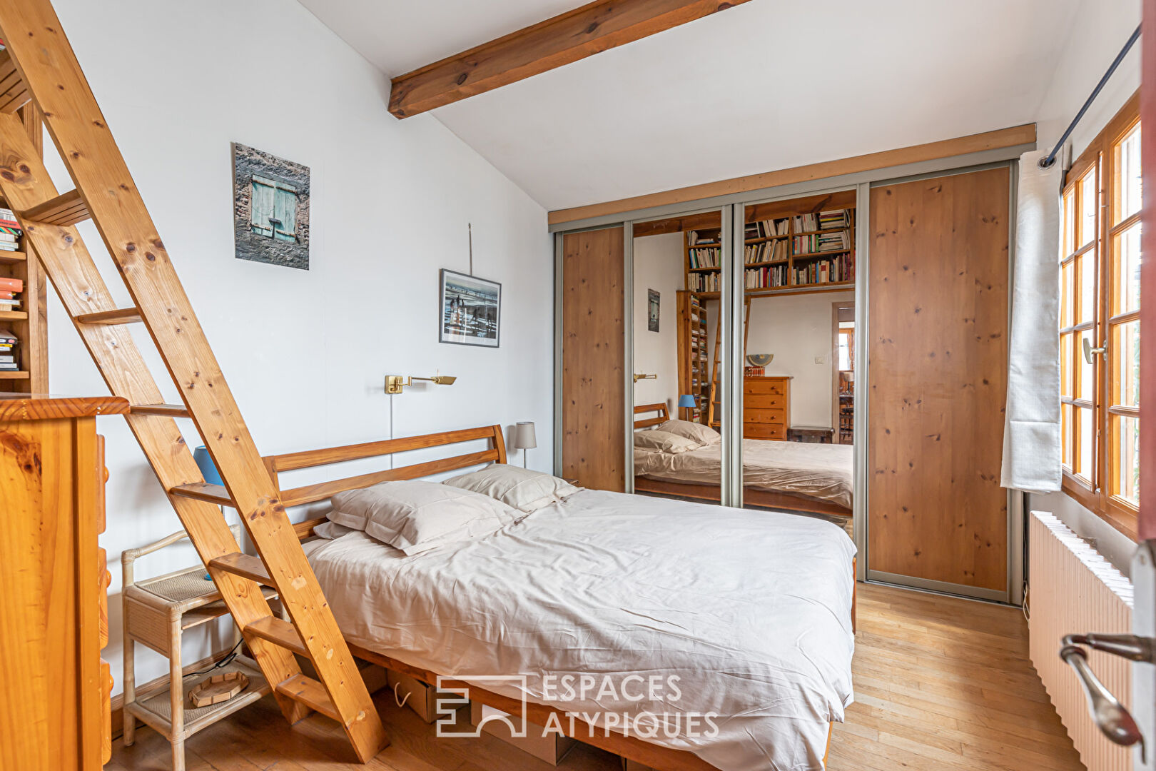 Worker’s house with courtyard and studio to reinvent