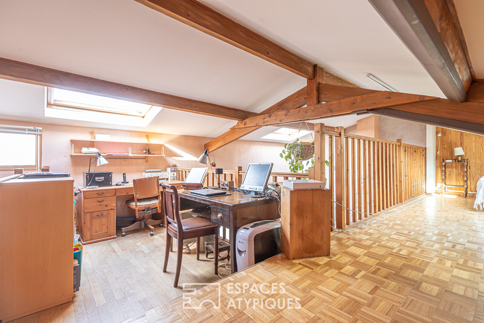 Worker’s house with courtyard and studio to reinvent
