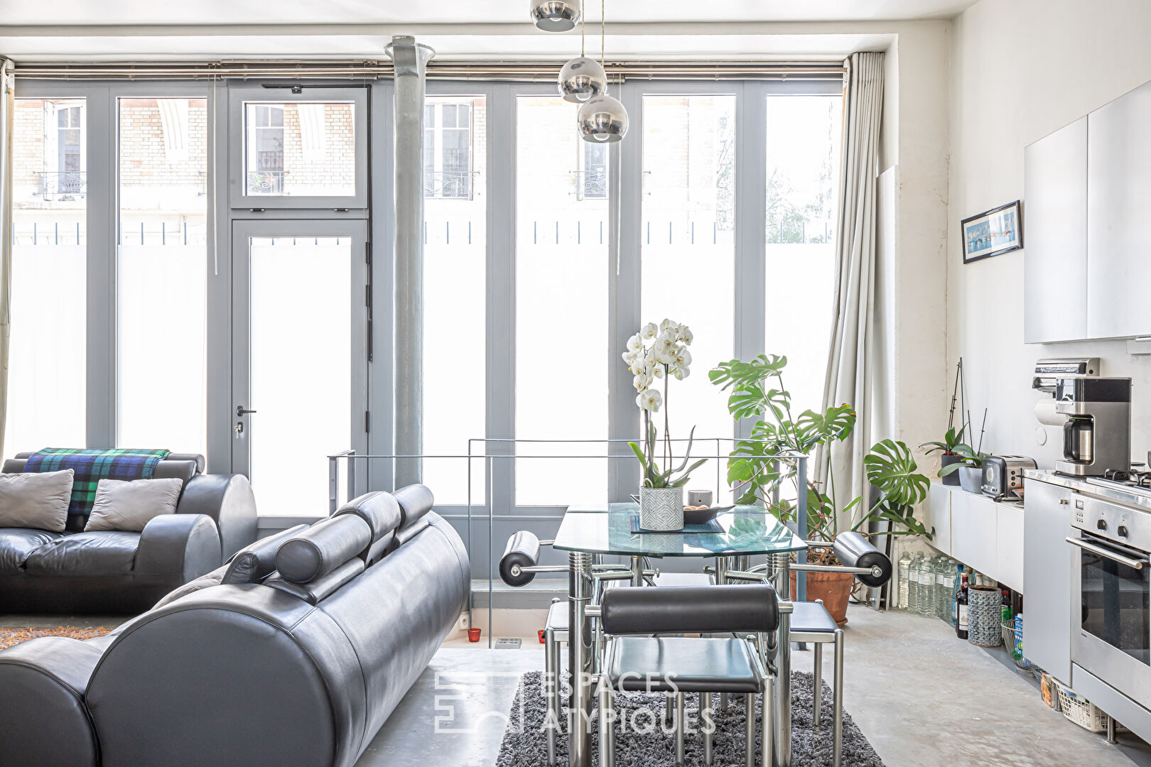 Crossing loft in the heart of the Village Jourdain