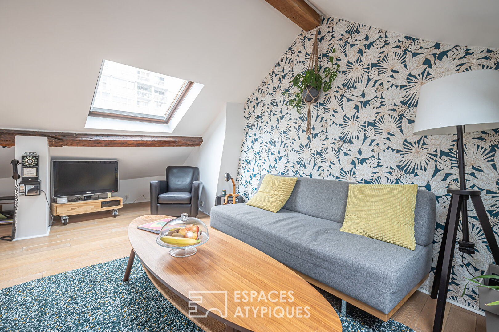 Contemporary top floor