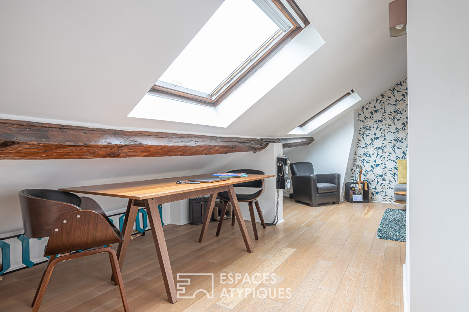 Contemporary top floor