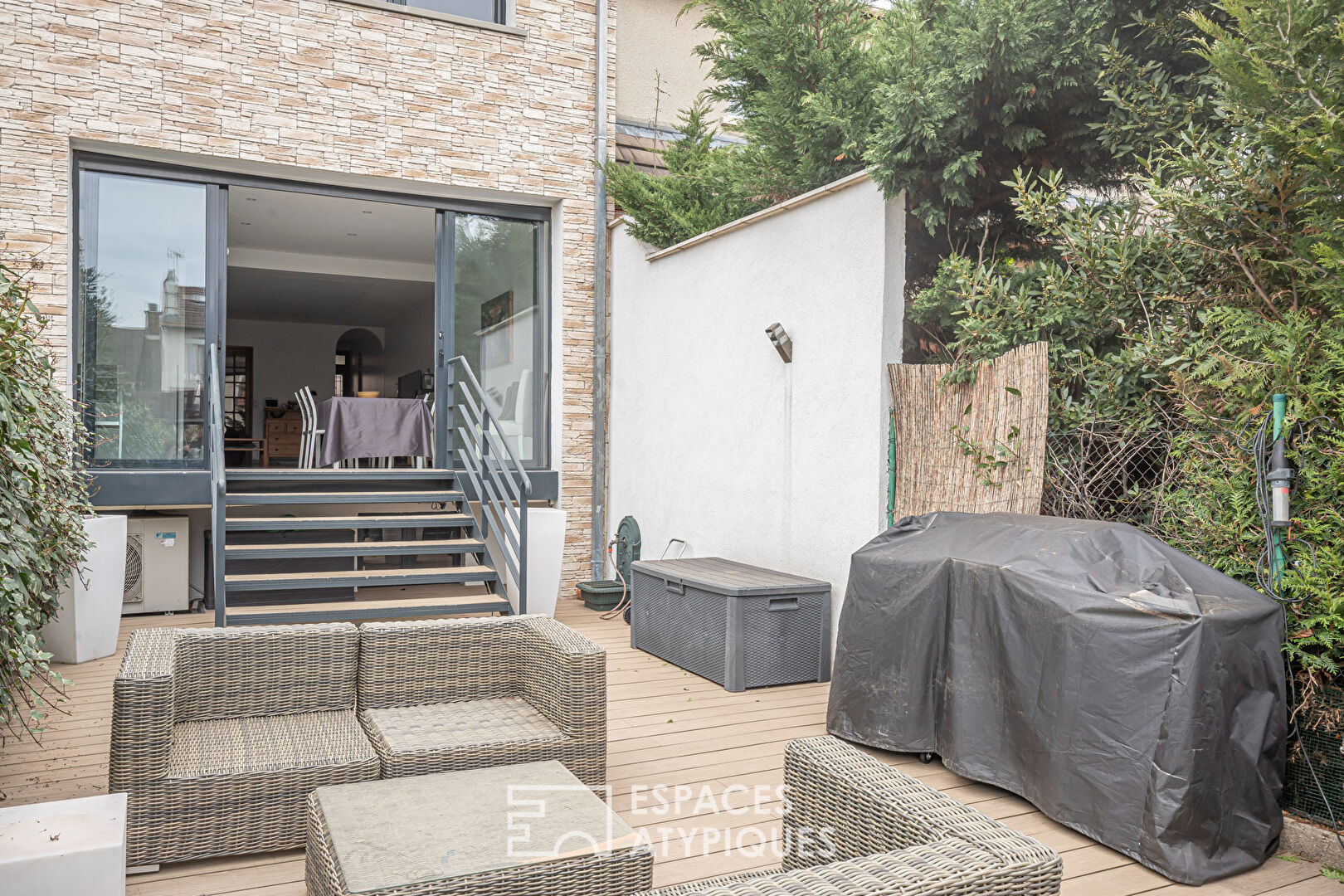 House with terrace and garden