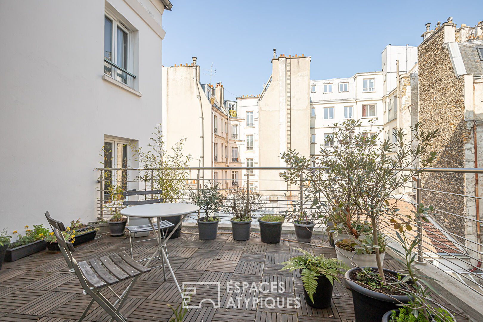Duplex with terrace near Montorgueil