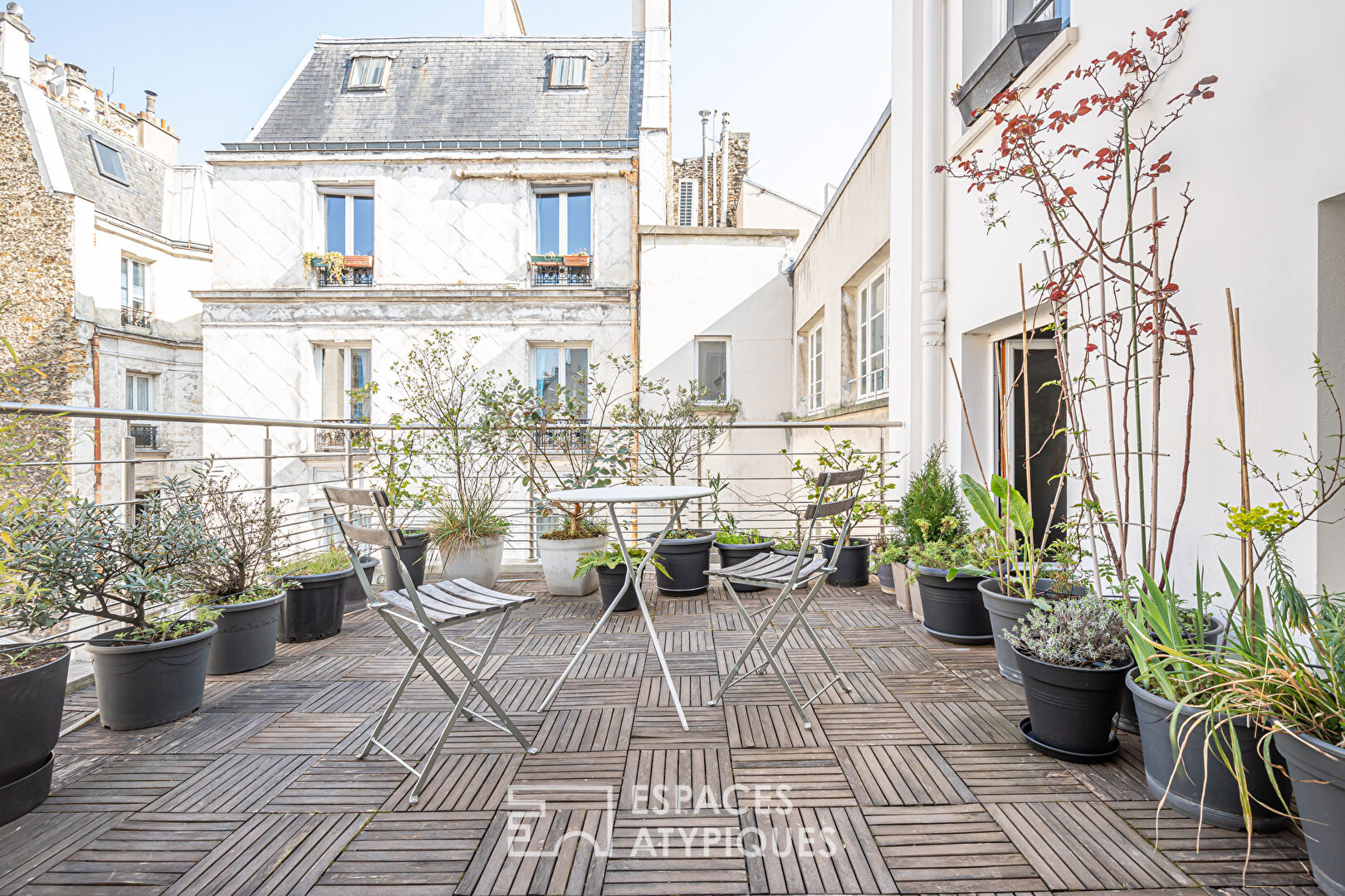Duplex with terrace near Montorgueil
