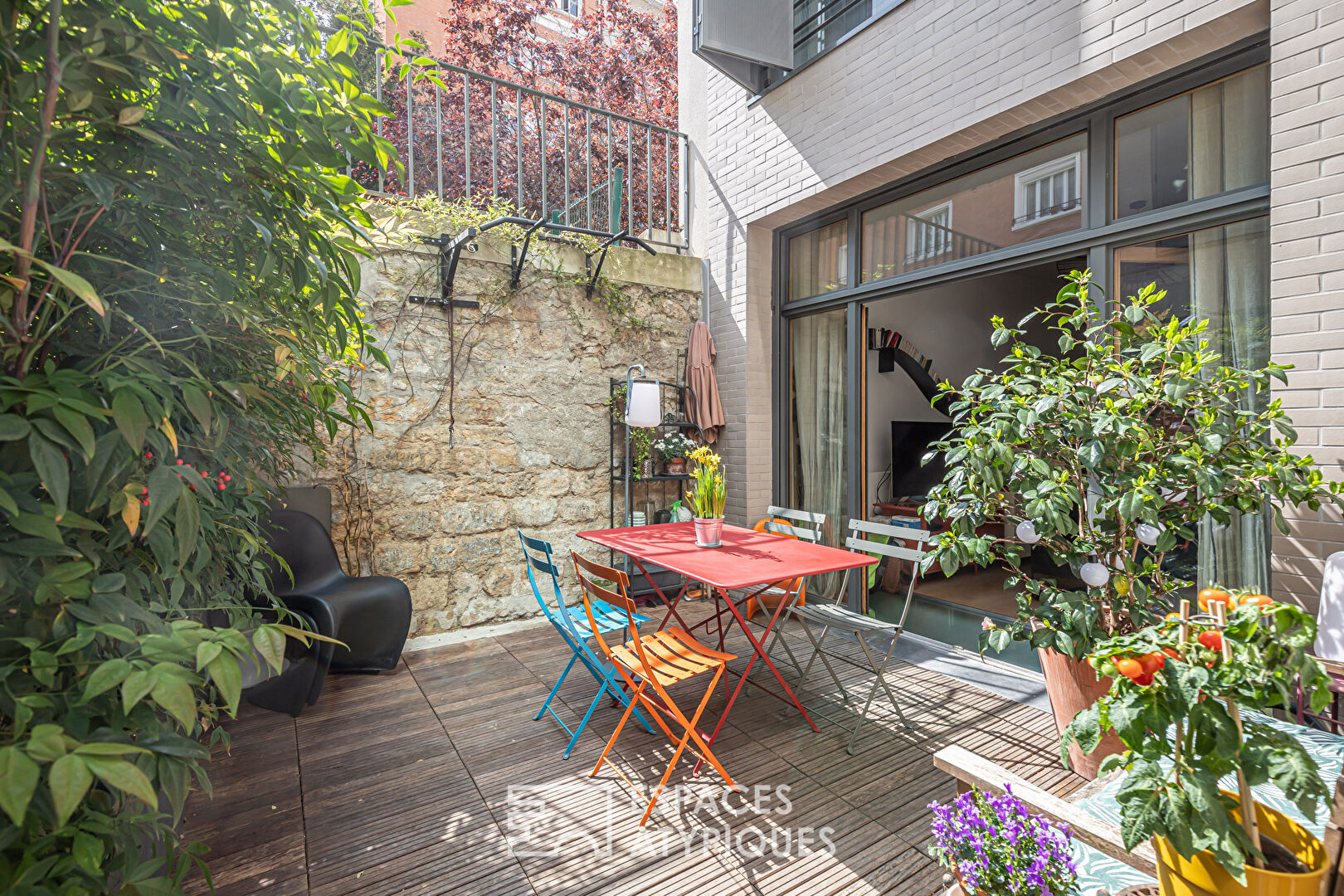 Contemporary duplex with terrace