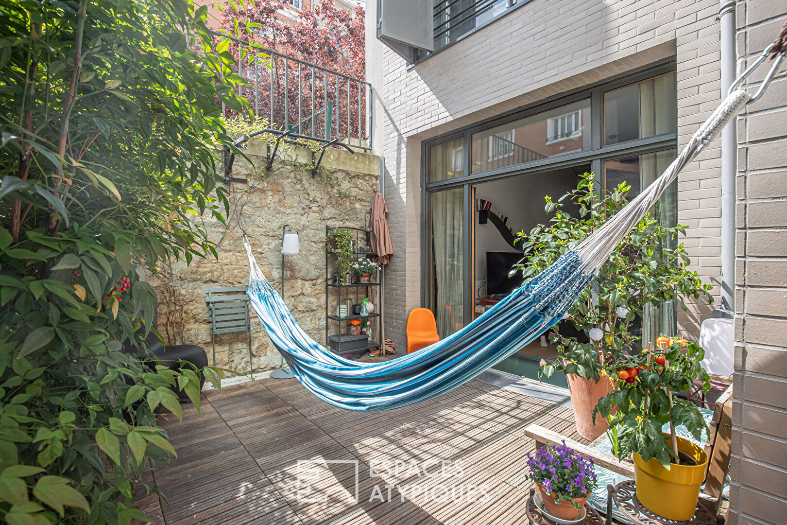 Contemporary duplex with terrace