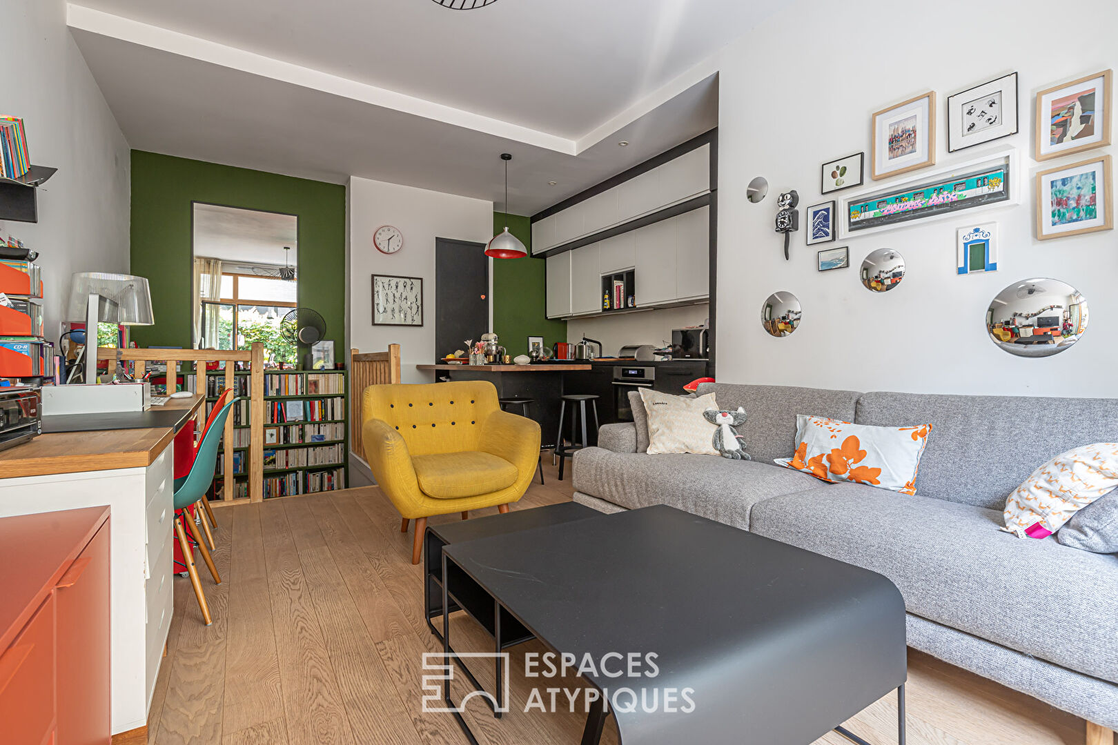 Contemporary duplex with terrace