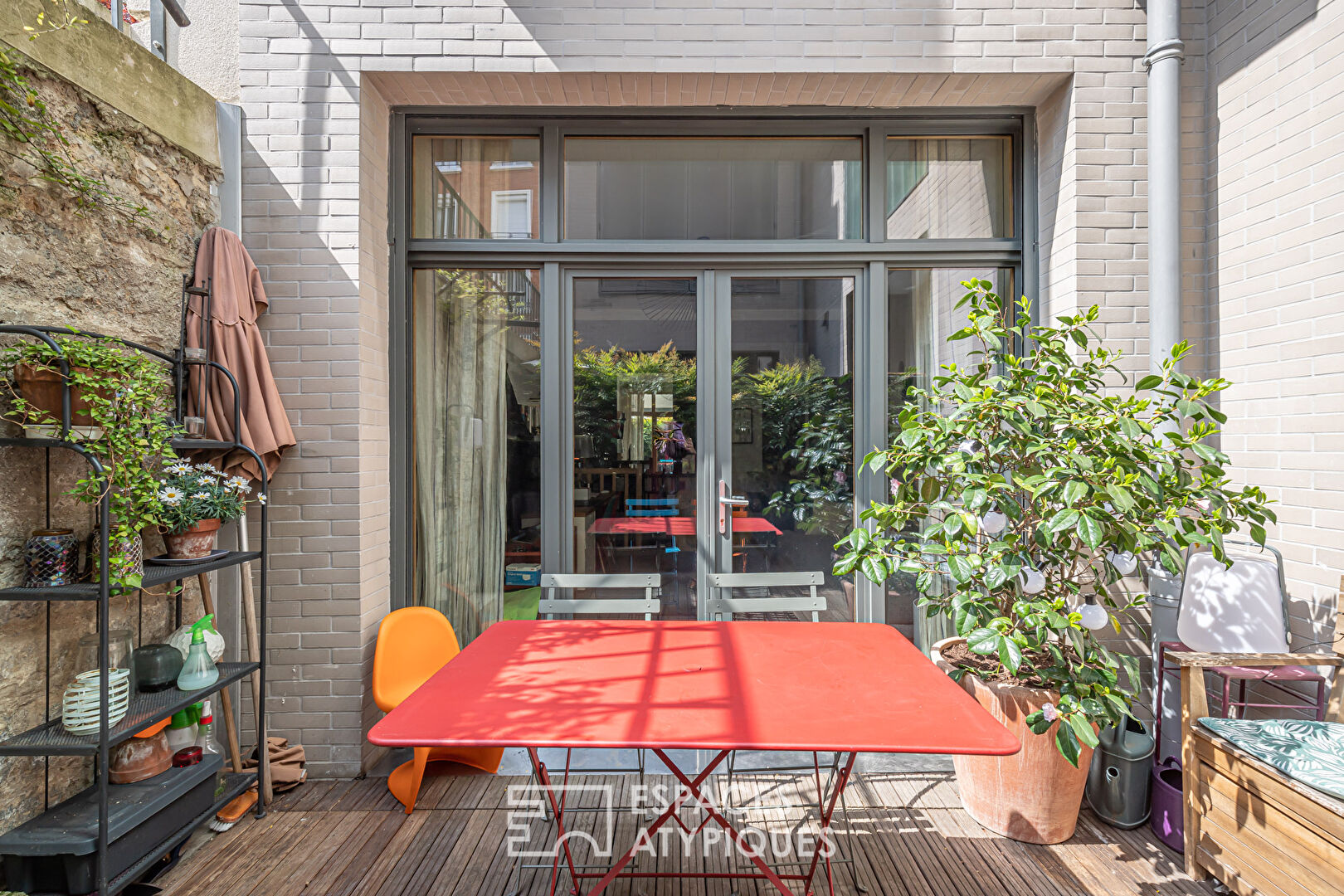 Contemporary duplex with terrace