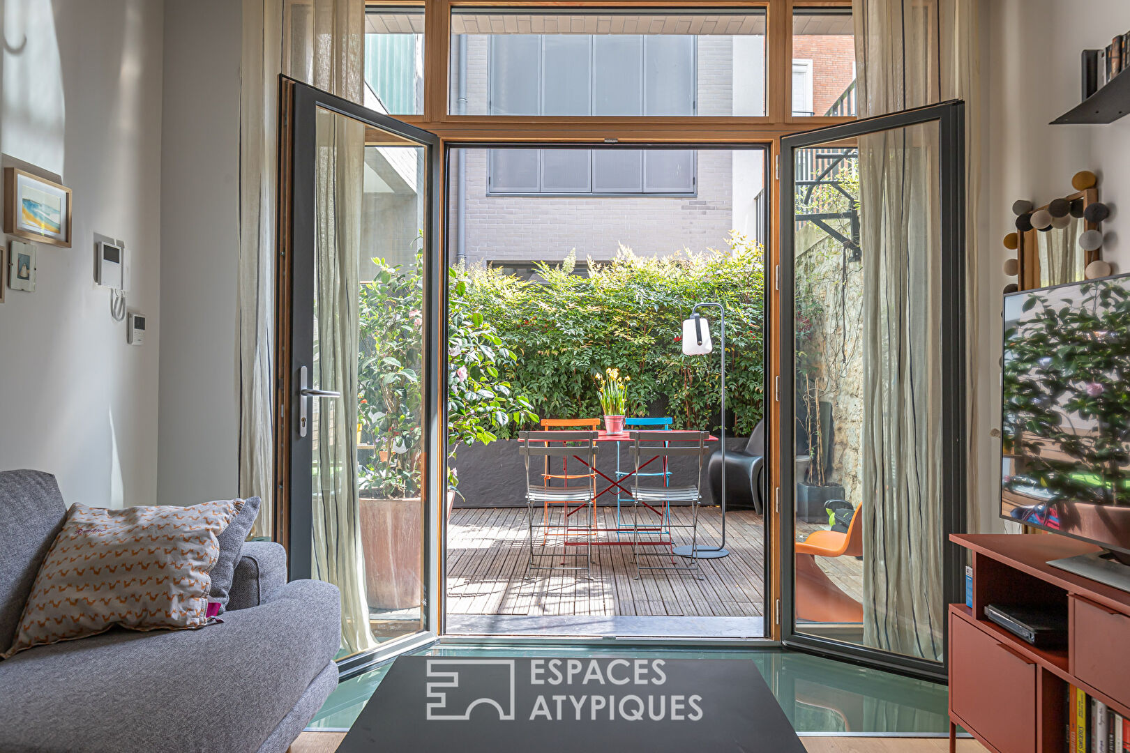 Contemporary duplex with terrace