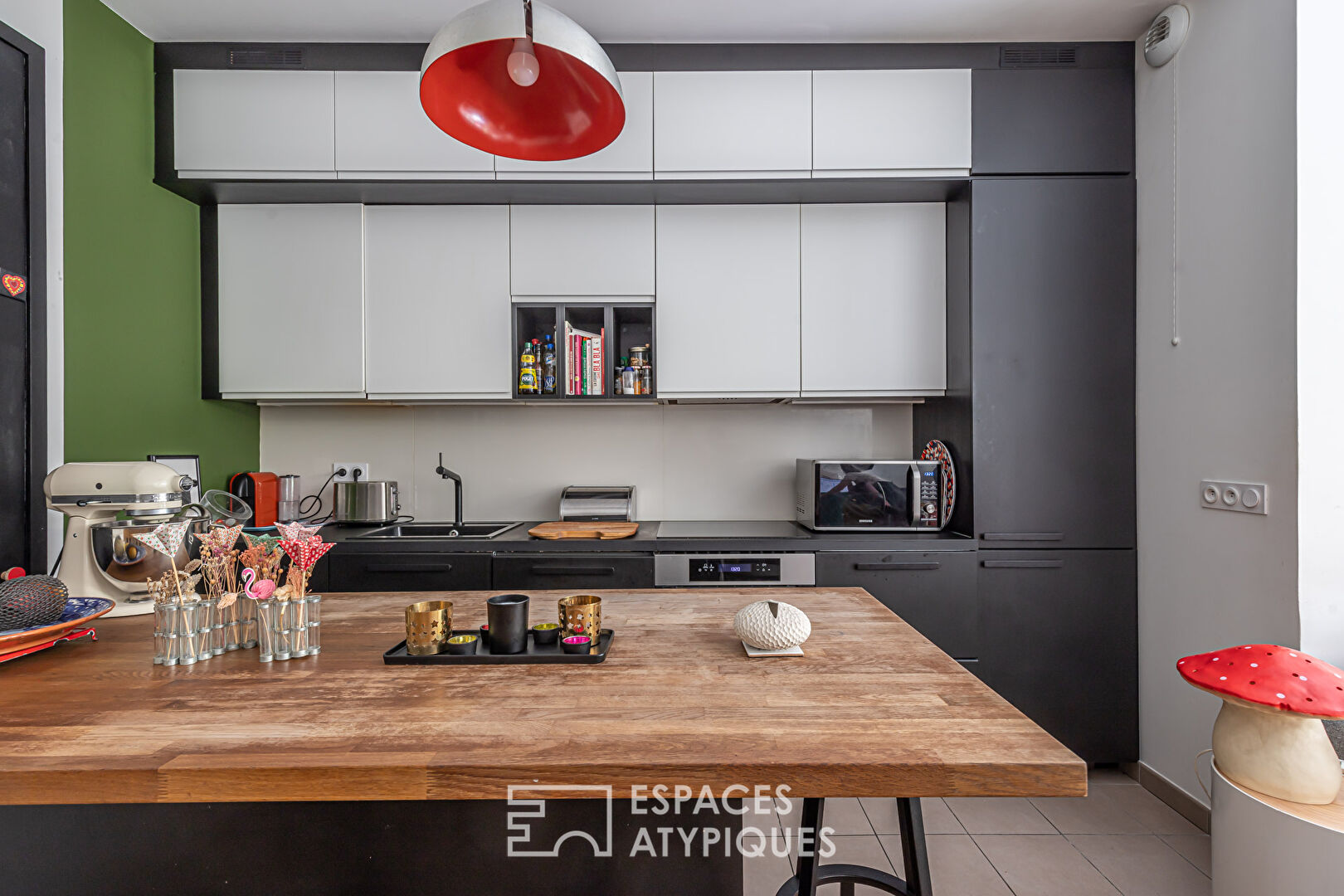 Contemporary duplex with terrace