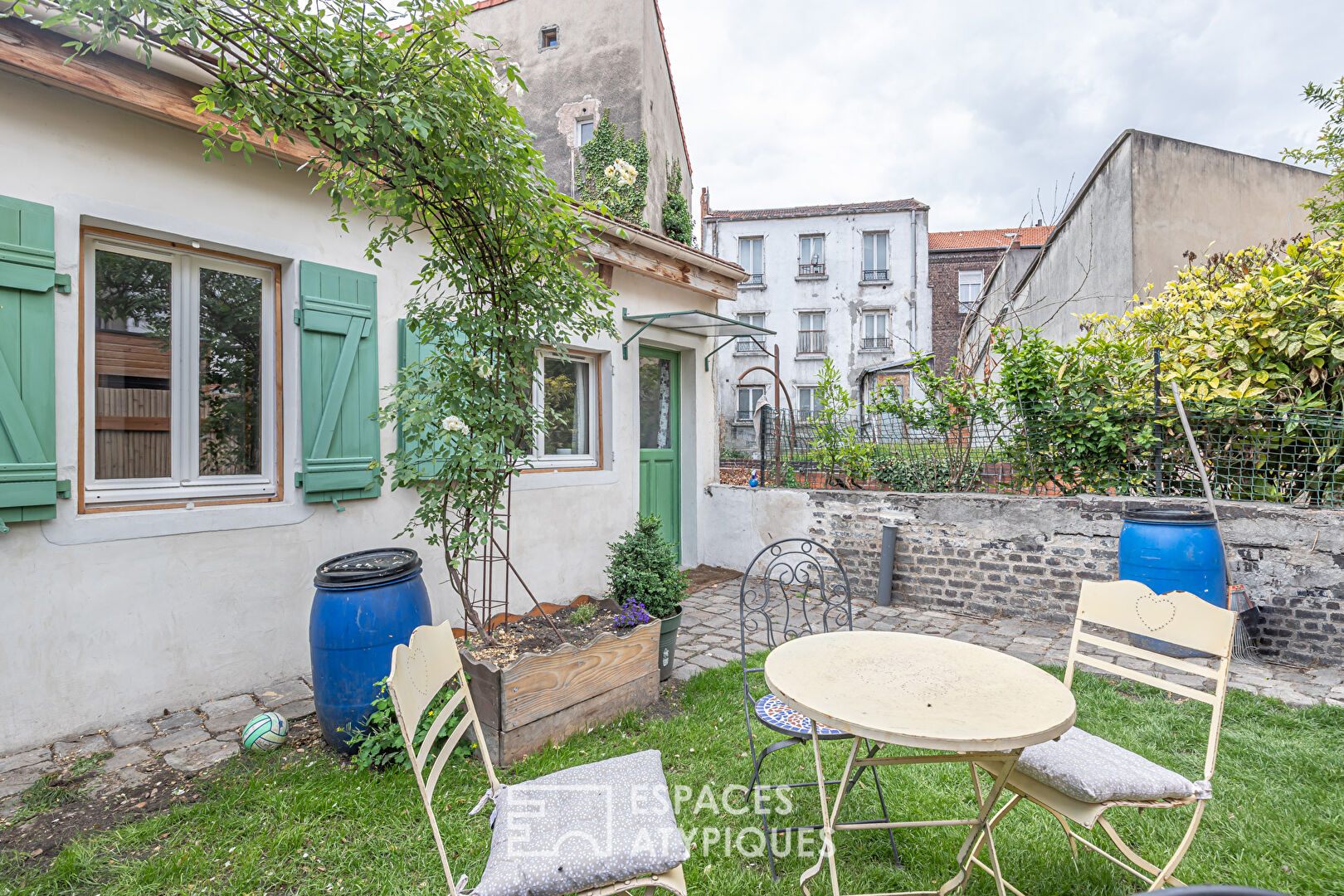 Maisonette with backyard garden