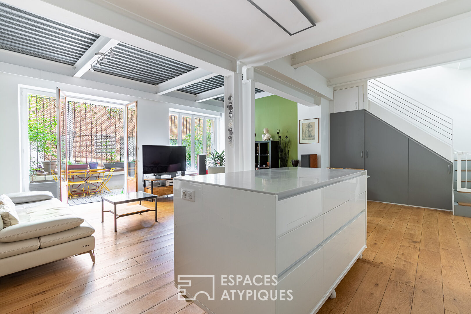 Duplex with terrace in an old marble factory