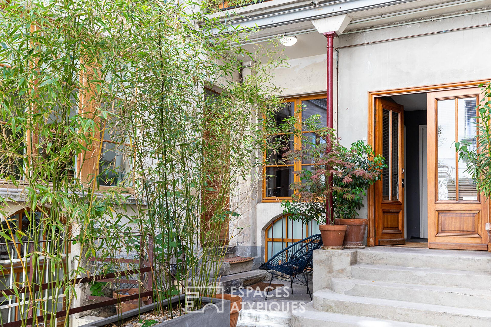 Duplex with terrace in an old marble factory