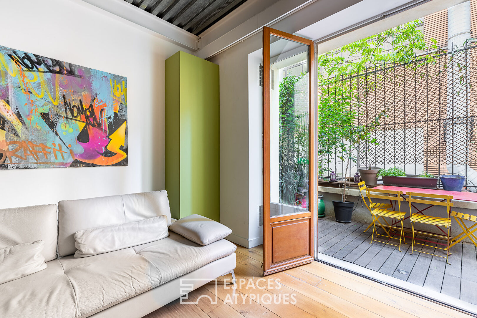 Duplex with terrace in an old marble factory