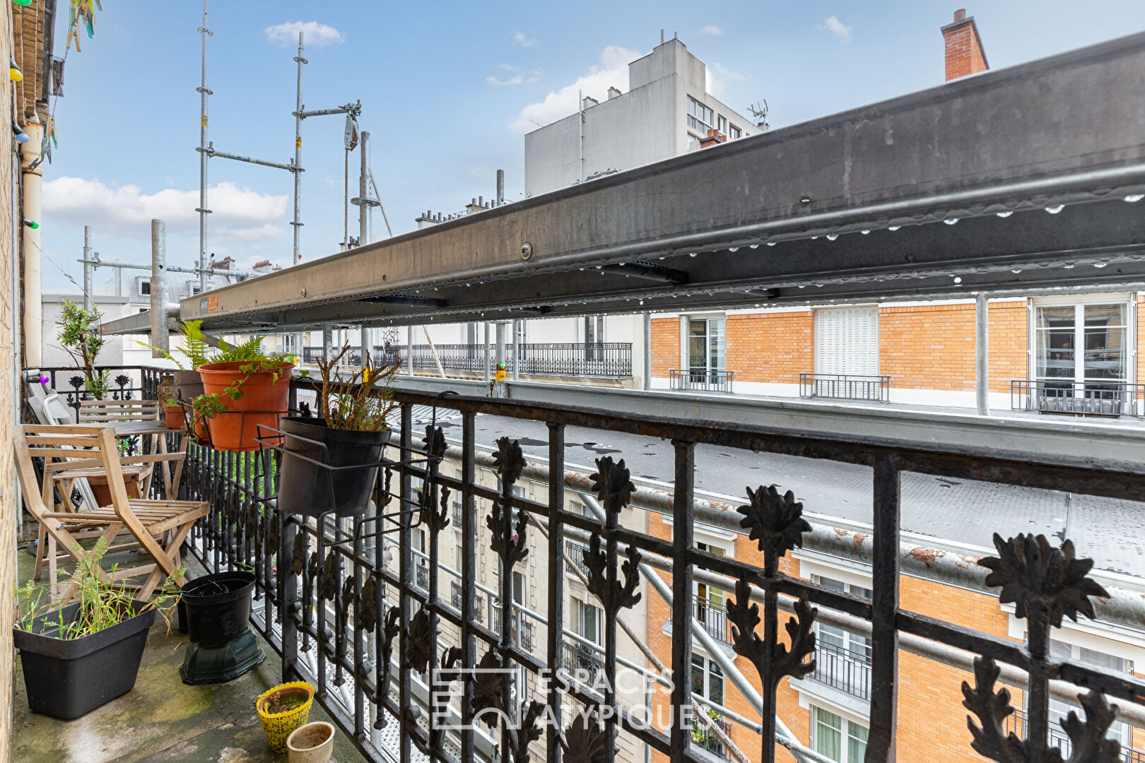 High floor apartment with long balcony