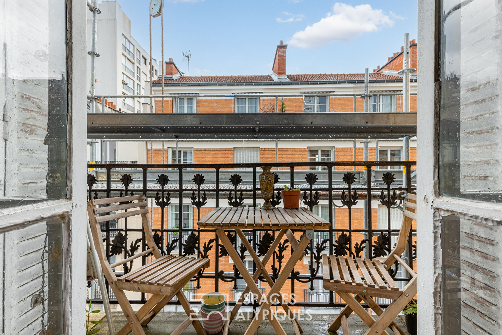 High floor apartment with long balcony