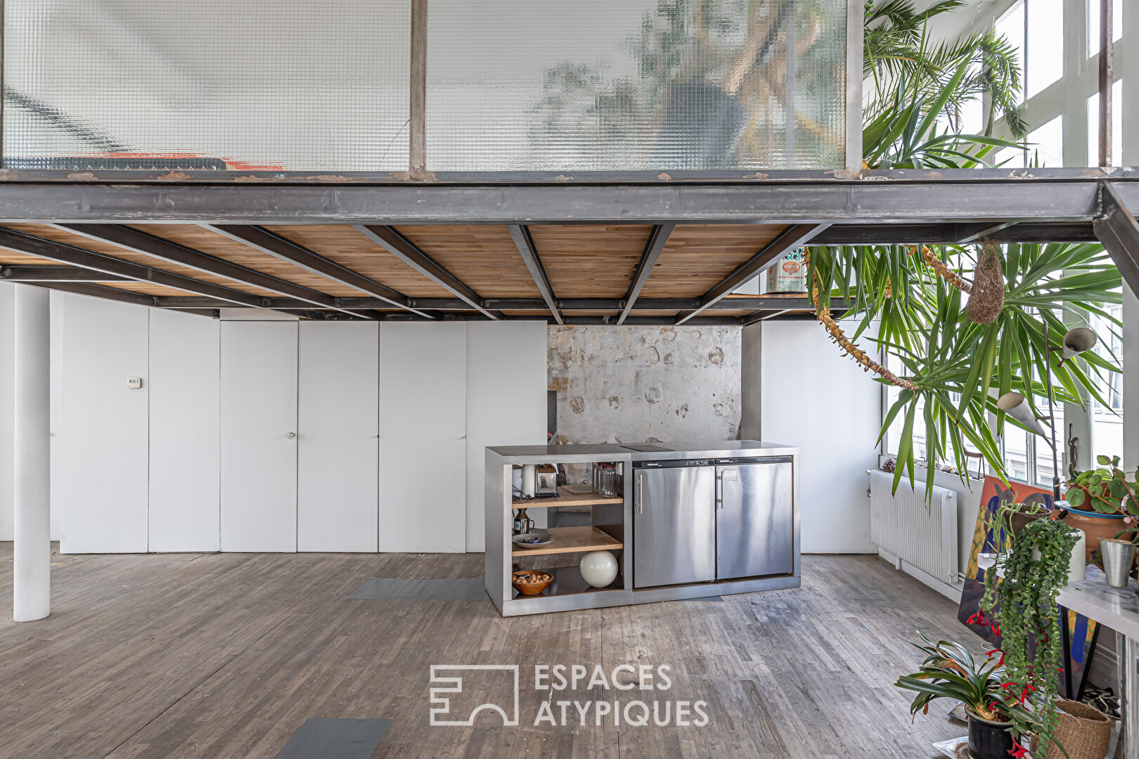 Loft with outdoor space