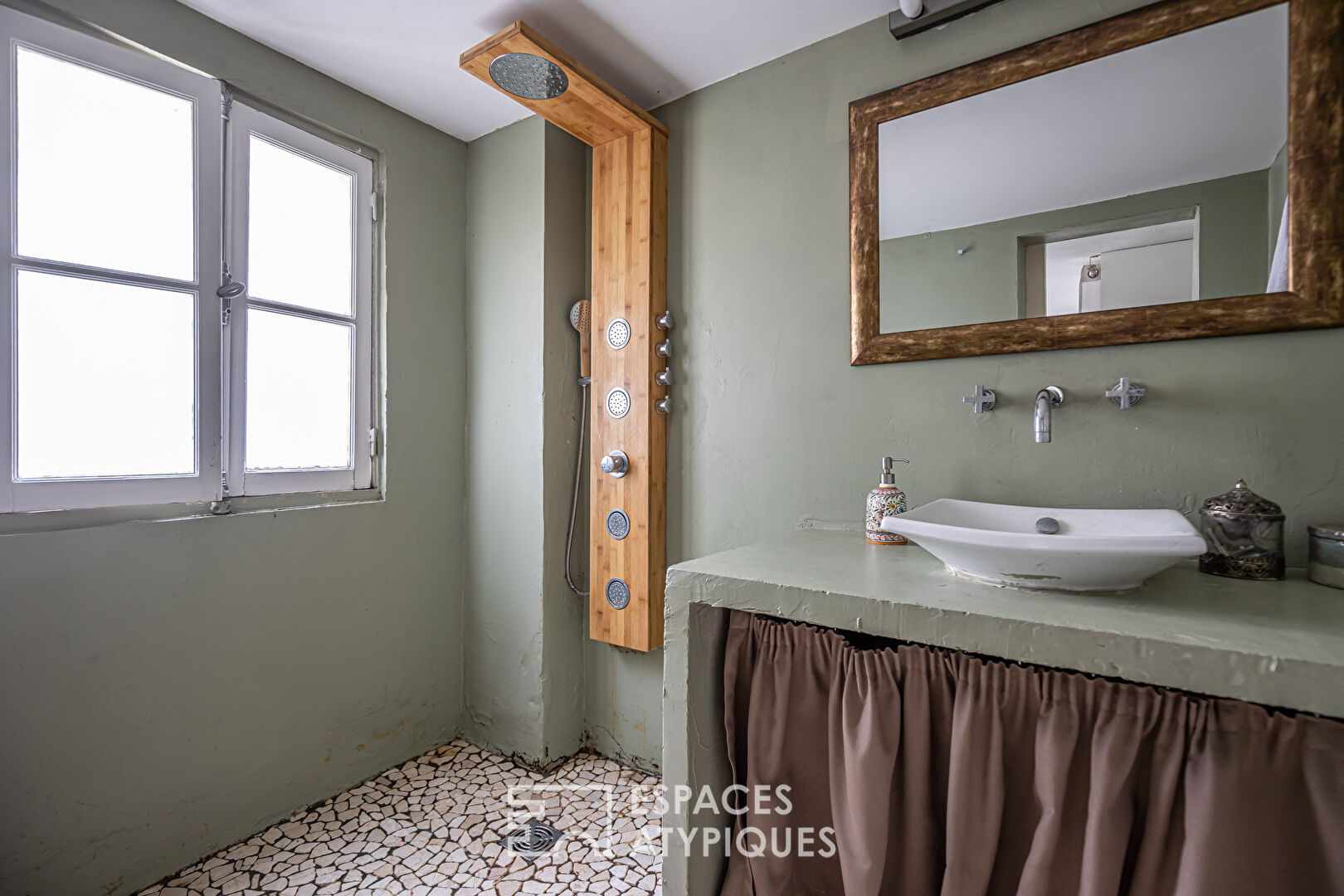 Loft sur cour proche Montorgueil