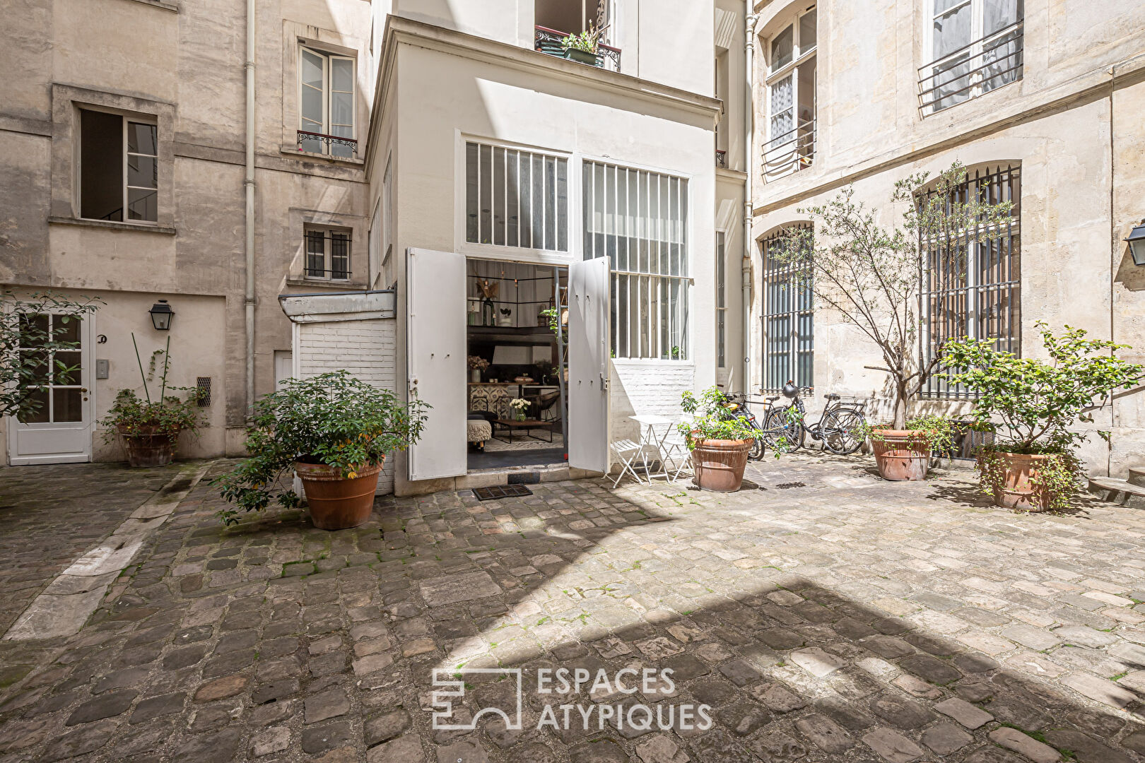 Loft sur cour proche Montorgueil