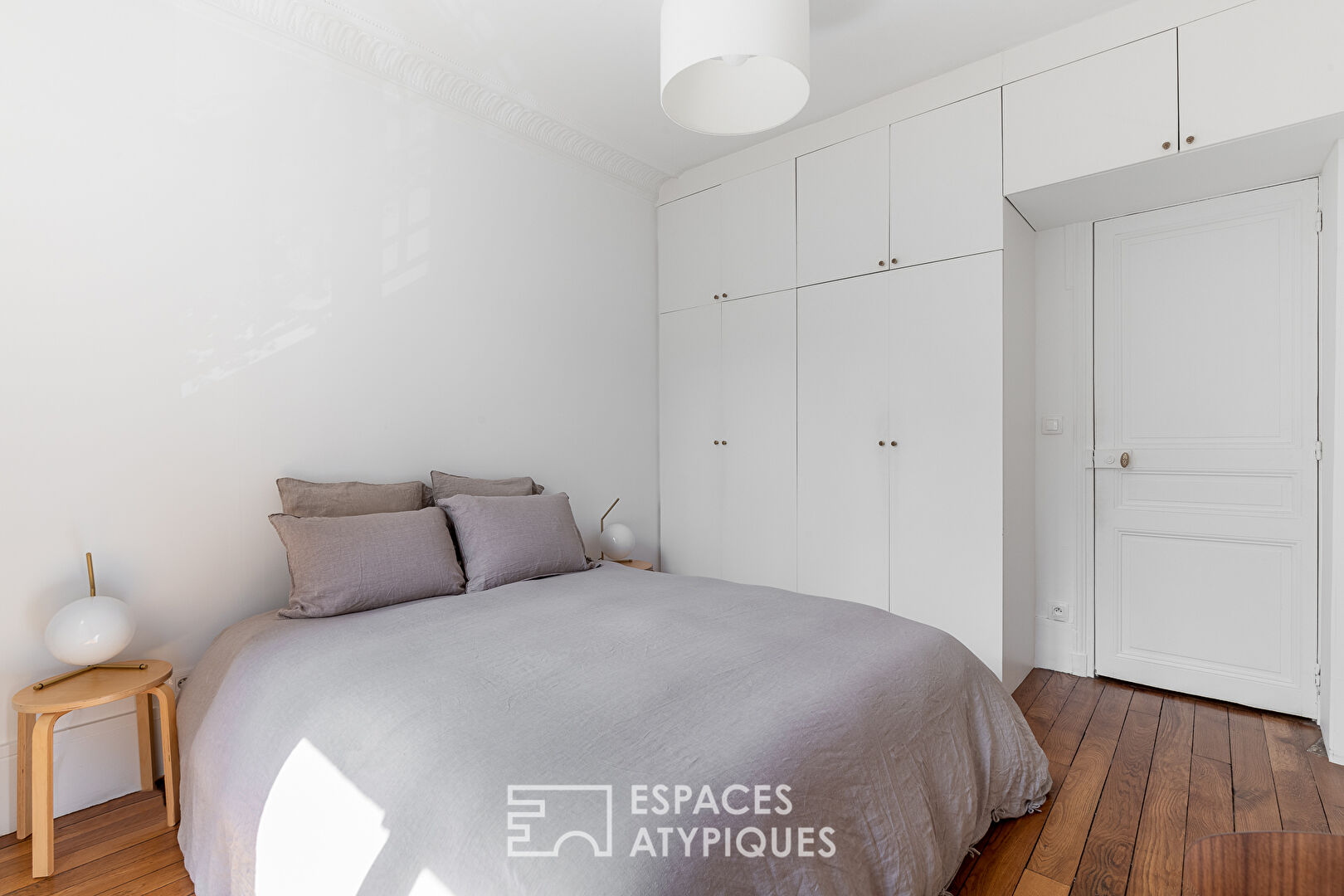 Apartment redesigned by architect with open view