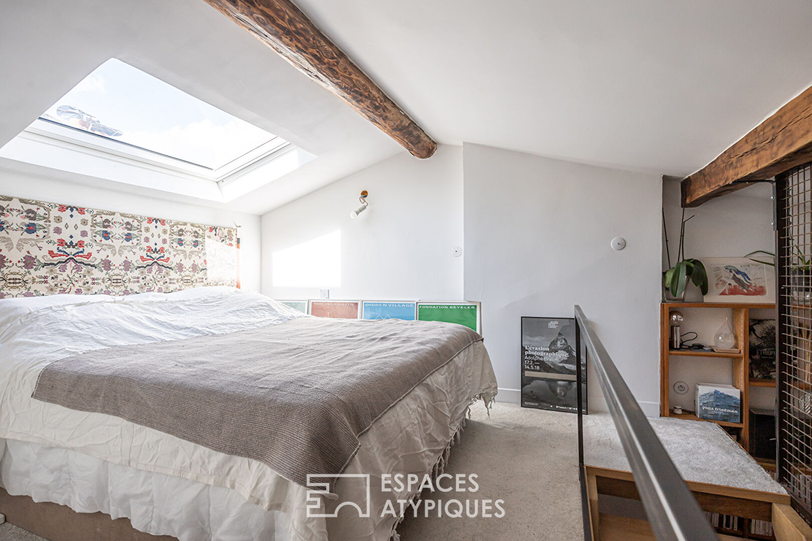 Dernier étage arty repensé par architecte