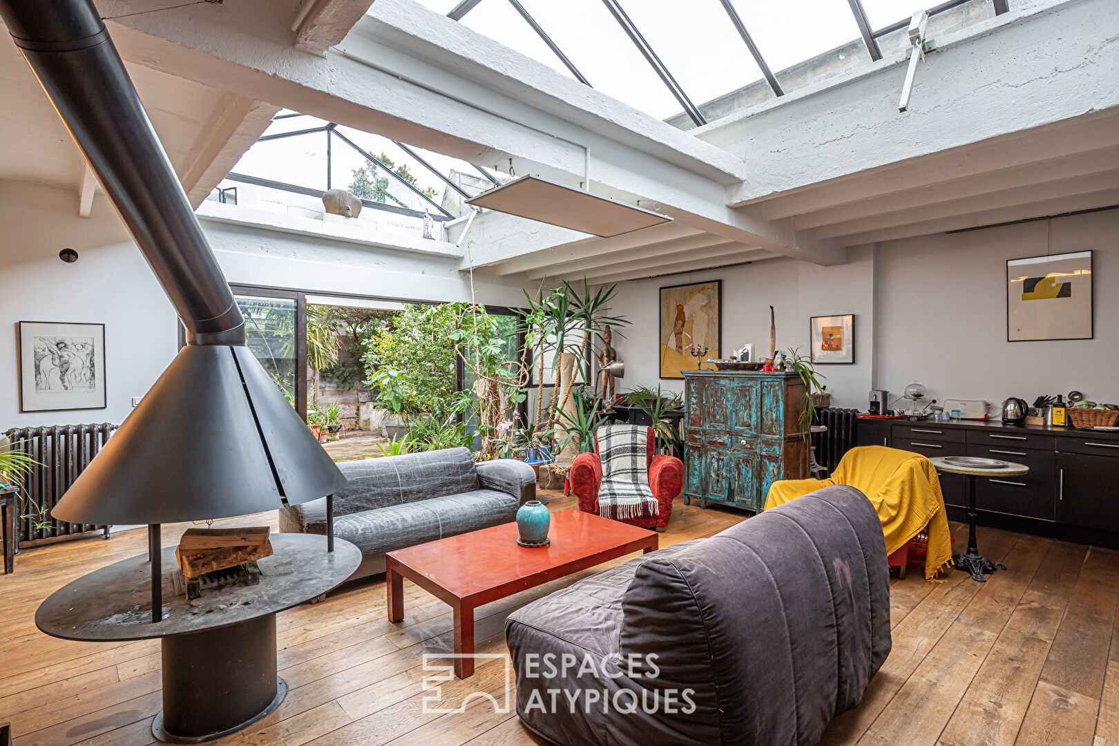 Loft with canopy and patio