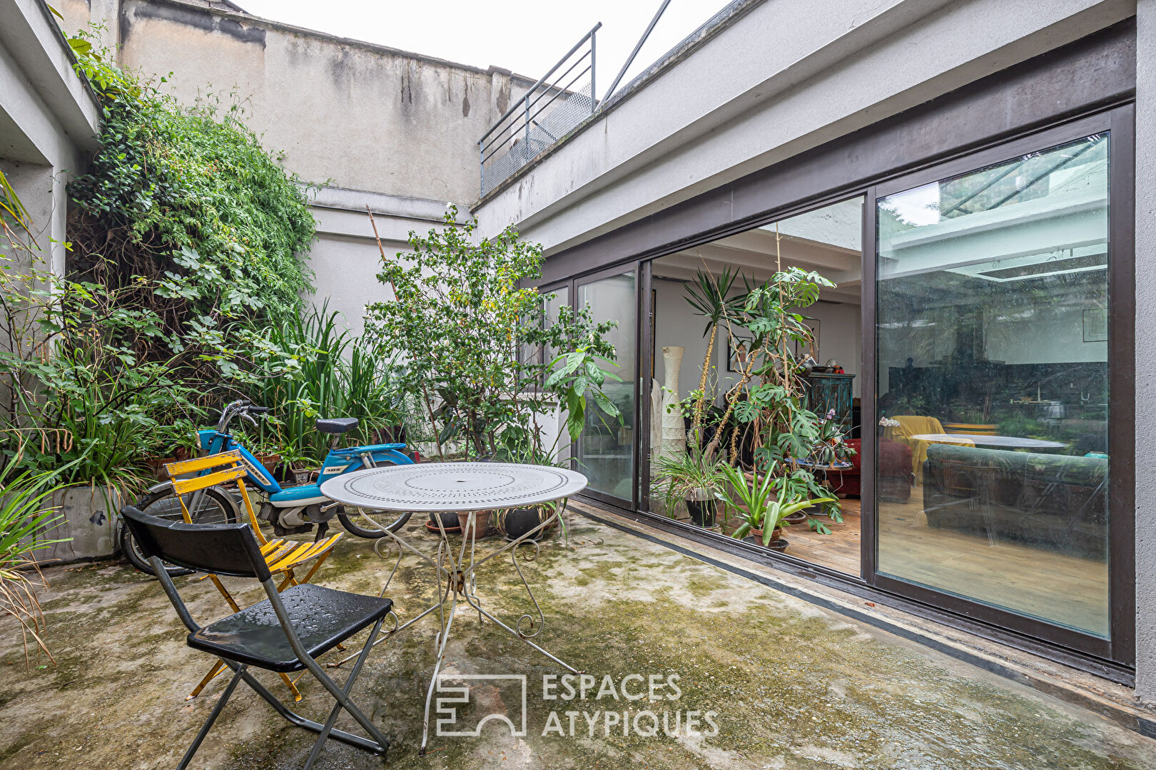 Loft with canopy and patio