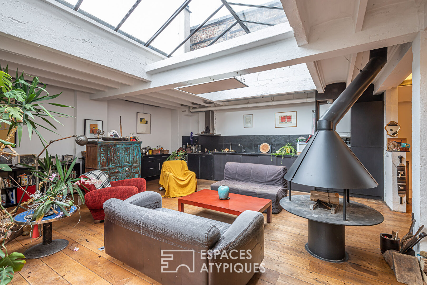 Loft with canopy and patio