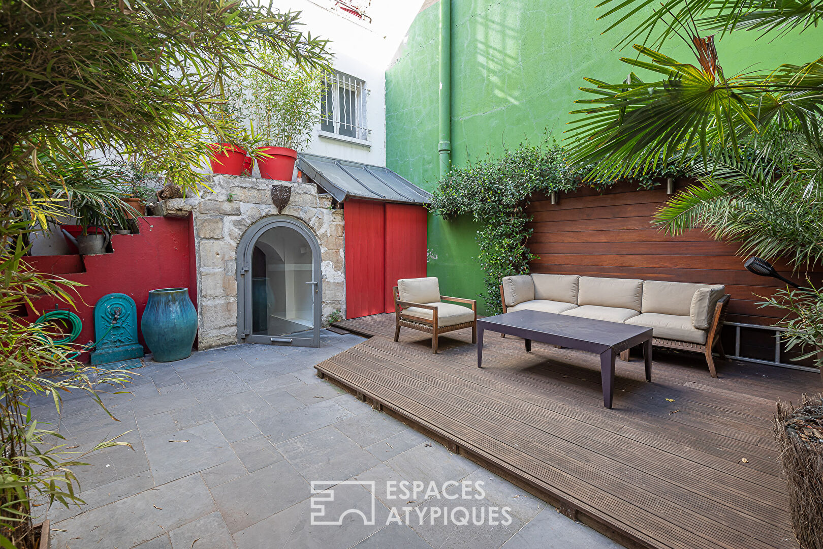 Loft with private courtyard in a former printing house