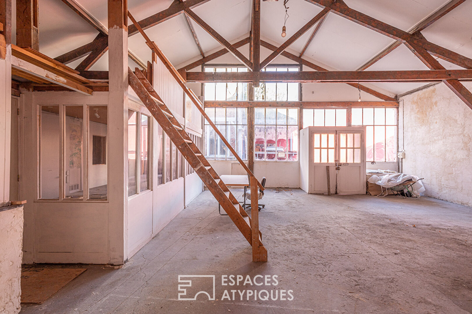 Loft to reinvent in a former distillery