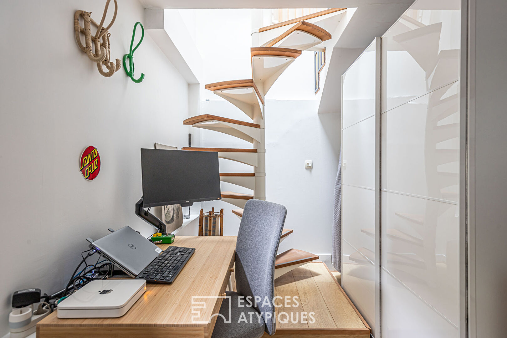 Duplex crossing on shared courtyard